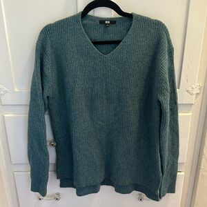 Uniqlo sweater